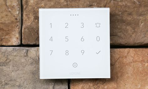 Teclado numérico y detección proximidad